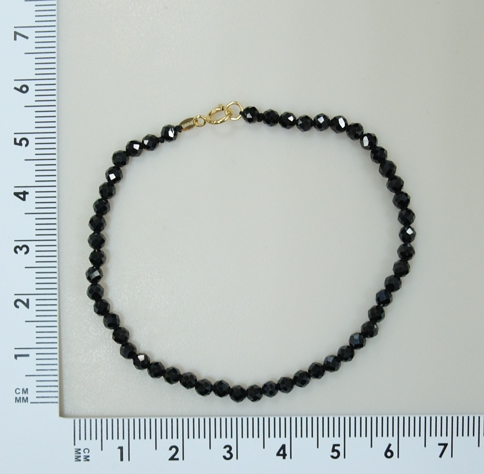 Браслет из черного турмалина